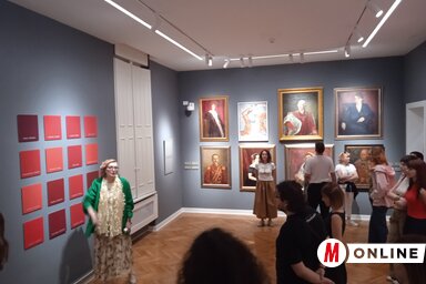 A Matica srpska Galériájában az év folyamán több alkalommal is várják az érdeklődőket szervezett tárlatmegtekintésre, a nyári rendezvények keretében is tartanak ilyeneket (Fotó: Szeli Balázs