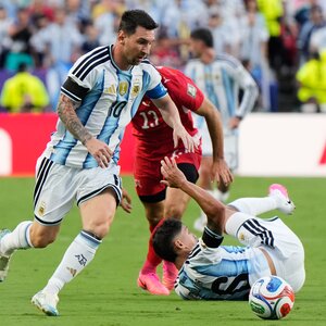 Ma kiderül, hogy az évtizedes párharc újabb felvonását Messi vagy Kane nyeri meg (Fotó: Beta/AP)