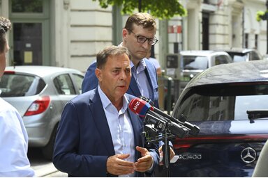 MTI/Pócs János mellett Panyi Miklós