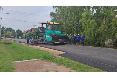 A mostani ütemben mintegy 540 méter útszakaszt újítanak fel/Webinfo