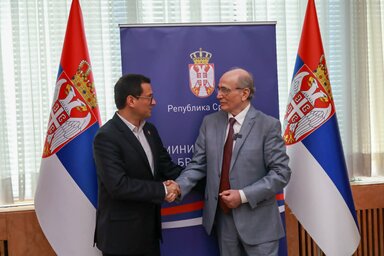 Mladen Bogdan, Nagykikinda polgármestere és Milan Krkobabić  vidékfejlesztési miniszter (Fotó: nagykikindai önkormányzat)
