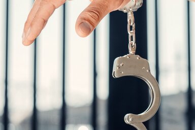 A vádirat alapját egy lehallgatott beszélgetés képezi (Illusztráció: Pexels.com)