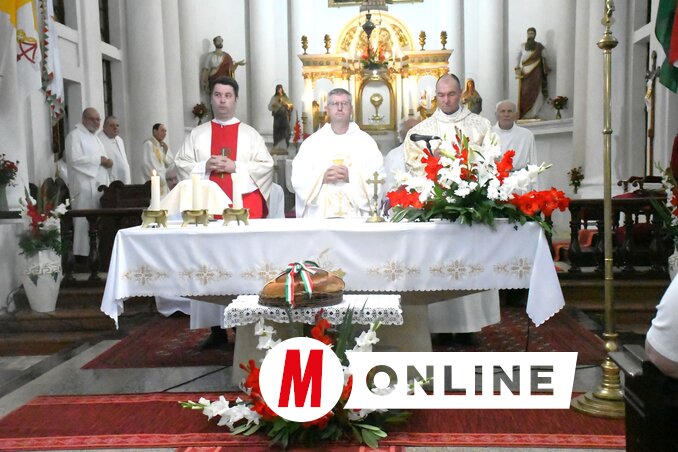 Csipa Csaba atya, Szemerédi Pál atya és Mellár József atya (Fotó: Paraczky László)
