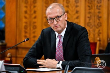 Az adatok elhallgatása szintén valótlan adatközlésnek számít (MTI-fotó)