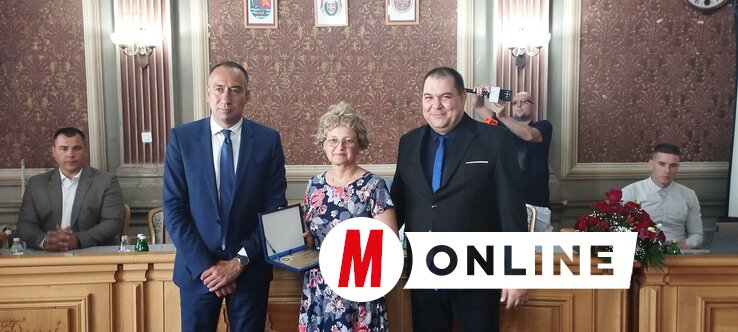 Horváth Mária a társadalmi szerepvállalás területén végzett több évtizedes munkájáért vehette át Óbecse község díját (Fotó: Kancsár Izabella felvétele)