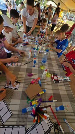 Játék, kézműveskedés és közös élmények várták a gyermekeket  (Varga Zoltán felvétele)