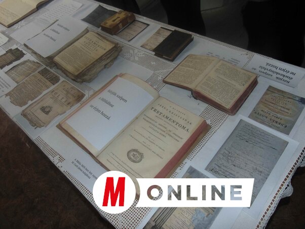 Értékes Bibliákat mutattak be