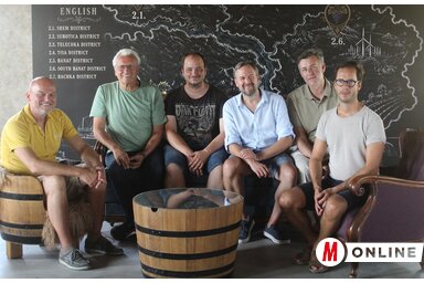Brindza Ferenc, Hernyák László, Brindza Alpár, Simon Vilmos, Bacsa László és Gál Tibor a találkozón (Fotó: Kazinczy Paszterkó Diana)