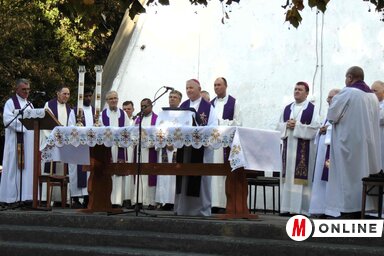 A bűnbánati liturgiát msgr. Pál József Csaba temesvári megyéspüspök vezette (Vidács Hajnalka felvétele)