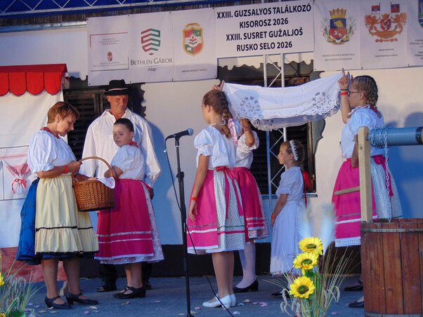 A csanádapácaiak pünkösdölővel érkeztek (Fotó: Német Ákos felvétele)