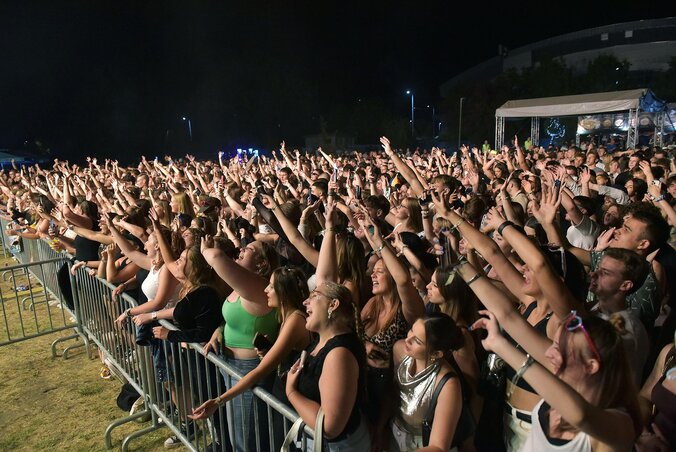 A közönség az utolsó napon is élvezte a nagyszínpados koncerteket (Fotó: Gergely Árpád felvétele)