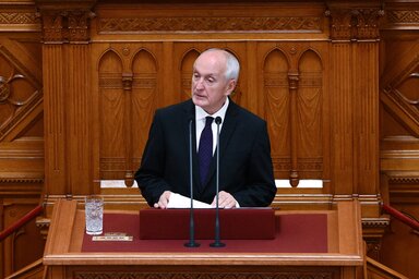 Az Országgyűlés augusztus 11-én választotta meg köztársasági elnöknek Baka Andrást, a Legfelsőbb Bíróság volt elnökét, akit a kormánypárti Tisza-frakció jelölt (Fotó: MTI)