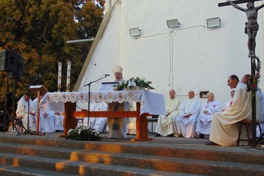A szentmisét msgr. Pál József Csaba temesvári megyés püspök vezette (Fotó: Vidács Hajnalka)