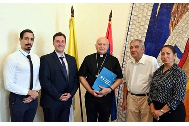 Facebook/vmujrakezdes