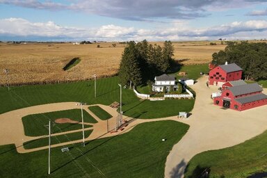 Field of Dreams – egy iowai gazda álma, baseballpálya egy kukoricaföld közepén