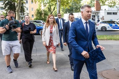 MTI/Magyar Péter érkezik a tanévnyitó ünnepségre