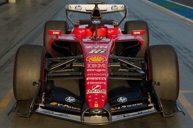 A Ferrari a hazai versenyén Michael Schumacher előtt tiszteleg a festésével (Fotó: Ferrari)