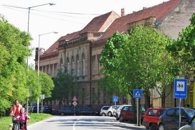 Az iskola központi épülete idén ünnepli fennállásának 125. évfordulóját