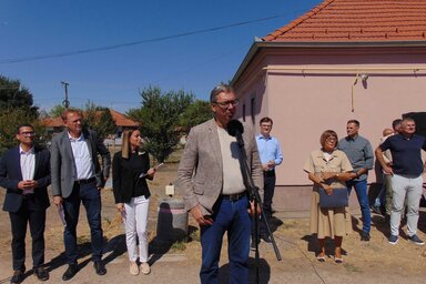 Aleksandar Vučić, Szerbia köztársasági elnöke ma Kisoroszra látogatott (Vidács Hajnalka felvétele)