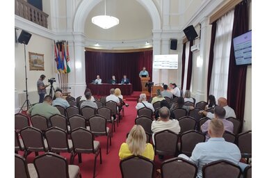 Az adai képviselő-testület tizenkét napirendi pontról döntött a csütörtök esti ülésén (Csincsik Zsolt felvétele)