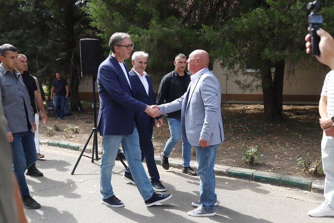 Őri Ferenc üdvözli az elnököt