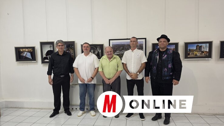 A kiállítás megnyitója (balról jobbra): Pejó Zoltán, dr. Bagó Zoltán, Valka Károly, dr. Vince András és Kákonyi István (Fotó: Paraczky László)