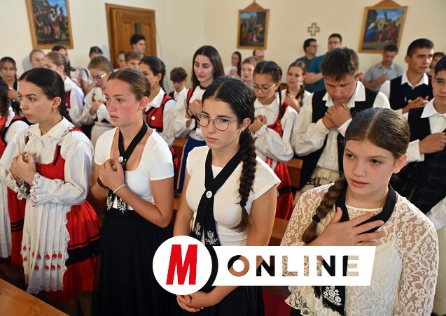 A koncertet megelőző szentmisén is részt vett az együttes (Fotó: Ótos András felvétele)