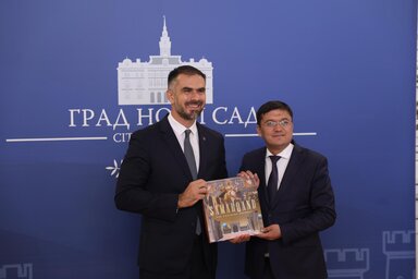 Az újvidéki önkormányzat és az üzbegisztáni Szamarkand a gazdaság, a beruházások, az oktatás, a turizmus és a kultúra területén is szorosabbra fűzné kapcsolatait (Fotó. Grad Novi Sad)