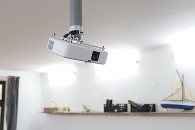 Új projektorokat vásárolt az iskola