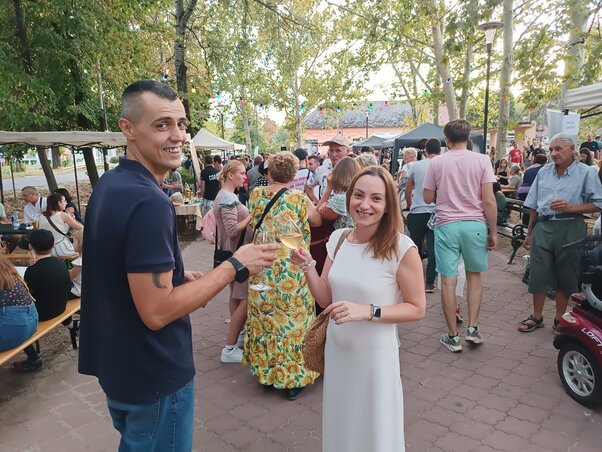 Koncertek és jó hangulat várta a vendégeket a Bor utcában