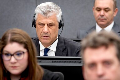 Az 58 éves Thaçit gyilkosság, kínzás és jogellenes fogvatartással vádolták (Fotó: Beta/AP)