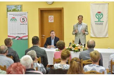 A lakossági fórumon az összefogás fontosságát hangsúlyozta dr. Pásztor Bálint (Fotó: Gergely Árpád)