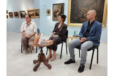 Ninkov Kovacsev Olga, Korhecz Zsuzsanna és Antalovics Péter a könyvbemutatón/fotó: Lukács Melinda