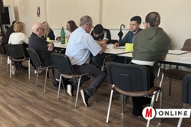 Újvidéken és Tiszakálmánfalván is nagy érdeklődés övezte a Magyar Összefogás listáját támogató aláírásgyűjtést (Fotó: Ótos András felvétele)
