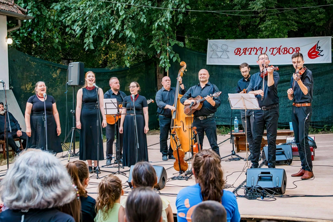 Az elmúlt évek során generációk sorát nevelték a népzene szeretetére (Sörfőző Kornél felvétele)