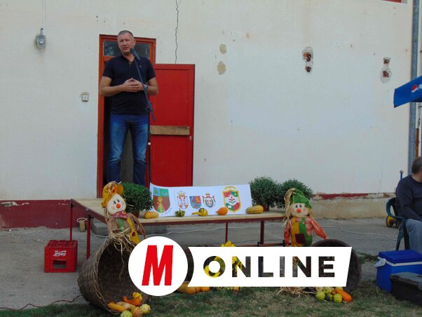 A rendezvényt Tóth Zoltán, a szajáni helyi közösség tanácsának elnöke nyitotta meg (Vidács Hajnalka felvétele)