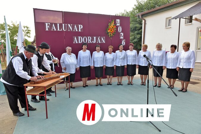 A Szőke Tisza Művelődési Egyesület is szebbé tette az adorjáni falunapot (Gergely Árpád felvétele)