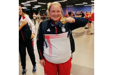 Zorana Arunović a párizsi aranyéremmel/ facebook.com/serbianshooting