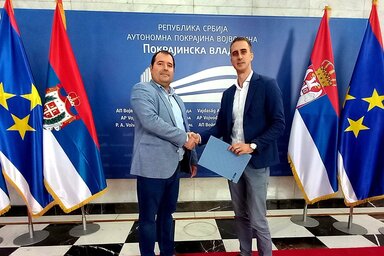 Magyarkanizsa községben három projekt megvalósítását támogatja a titkárság: a szerződéseket Fejsztámer Róbert községi elnök vette át Fehér Szabolcstól (vojvodina.gov.rs)