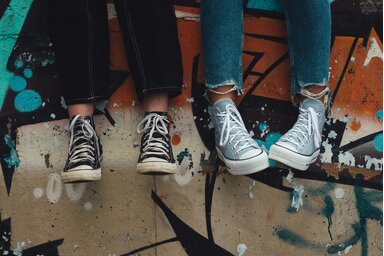 A kortárs kapcsolatok kamaszkorban meghatározó jelentőségűek/Aedrian Salazar / Unsplash