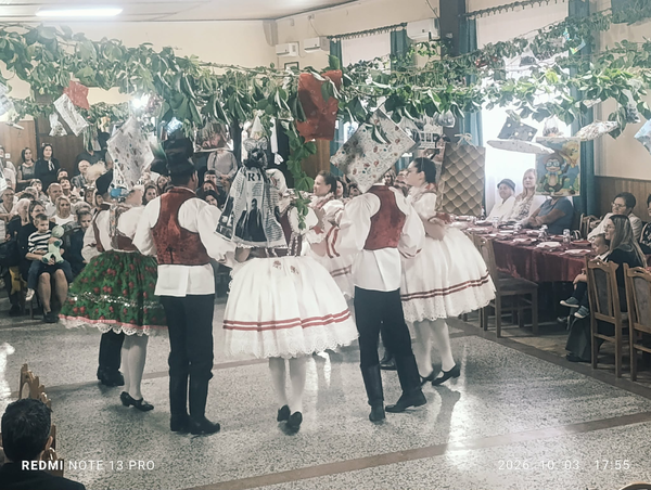 A doroszlói ifjúsági csoport csősztánca