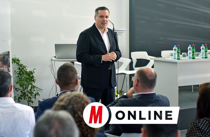 Dr. Both Miklós a népművészeti mozgalom társadalomra gyakorolt hatásáról tartott előadást (Fotó: Gergely Árpád)