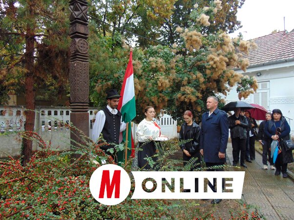 A Magyar Nemzeti Tanács nevében Tóth Ramóna rótta le kegyeletét /Vidács Hajnalka