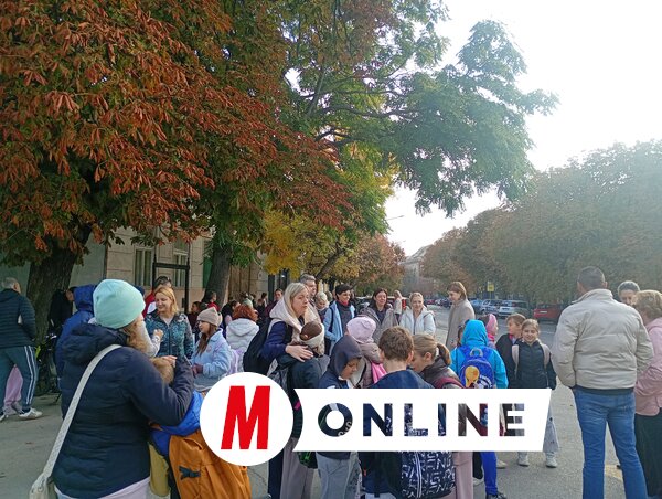 A magyarkanizsai diákok csütörtök reggel indultak kirándulni (Fotó: Bajić Jenei Klementina)