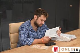 A Kárpát-medencei riporttábor résztvevői a Magyar Szó-házban