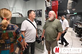 A Kárpát-medencei riporttábor résztvevői a Magyar Szó-házban