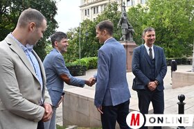 A Magyar Összefogás listájának átadása Belgrádban