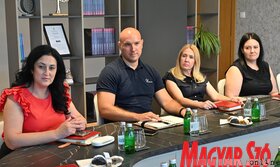 A Szerbiai Gazdasági Kamara képviselőinek látogatása a Magyar Szó-házban