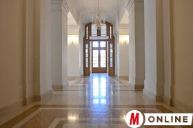 A felújított Szabadkai Népszínház képekben