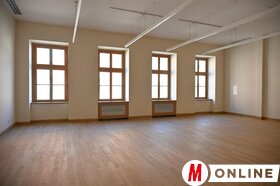 A felújított Szabadkai Népszínház képekben